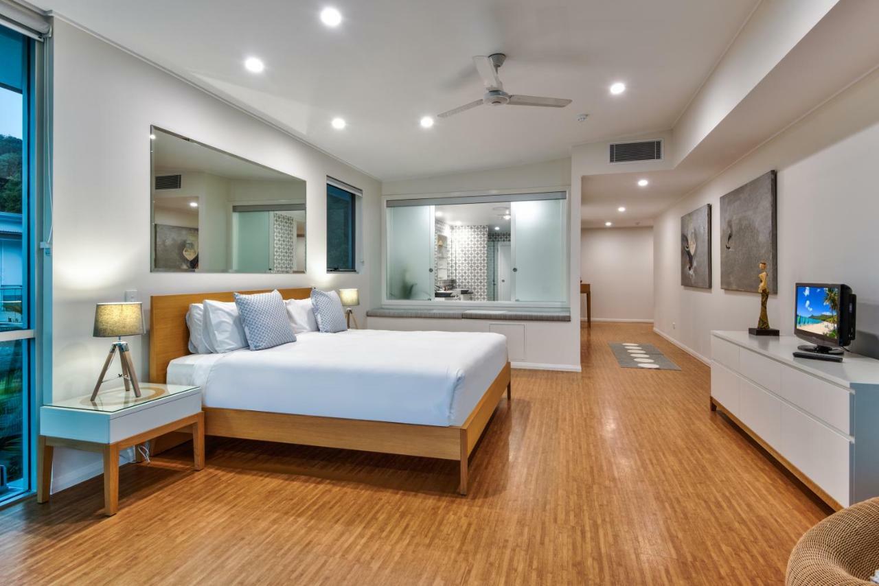 Pavillions Penthouse 25 - Luxury Waterfront Apartment With Private Roof Top Pool And Buggy 汉密尔顿岛 外观 照片