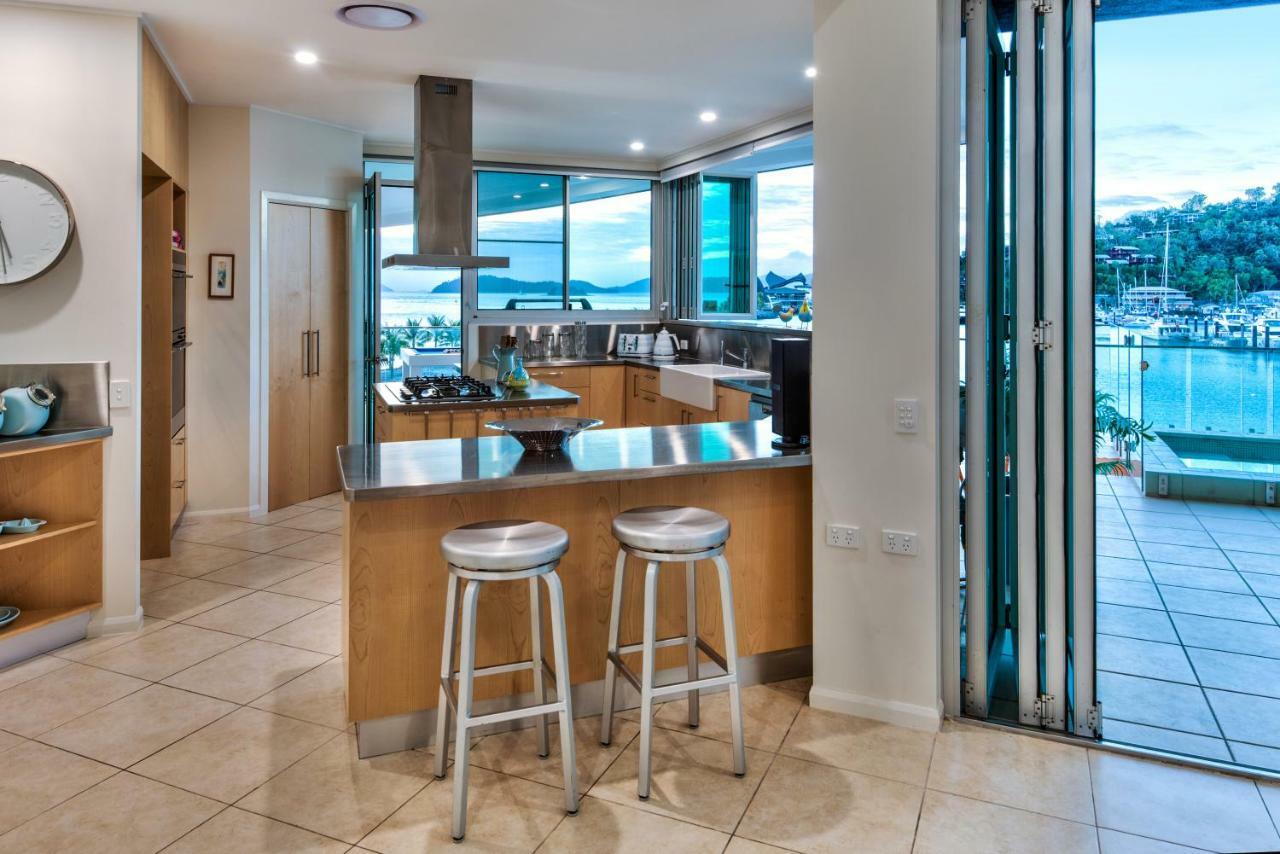 Pavillions Penthouse 25 - Luxury Waterfront Apartment With Private Roof Top Pool And Buggy 汉密尔顿岛 外观 照片