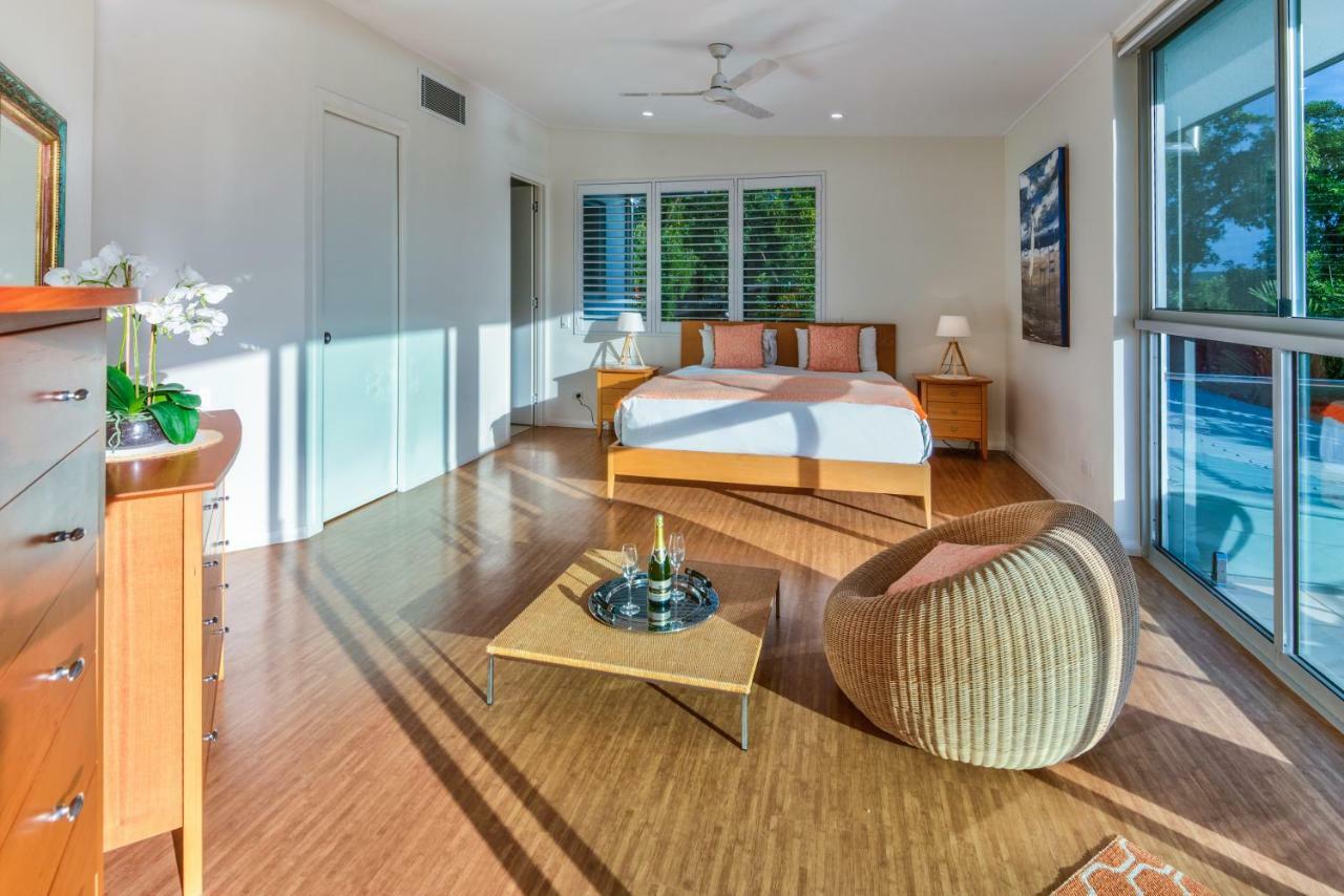 Pavillions Penthouse 25 - Luxury Waterfront Apartment With Private Roof Top Pool And Buggy 汉密尔顿岛 外观 照片