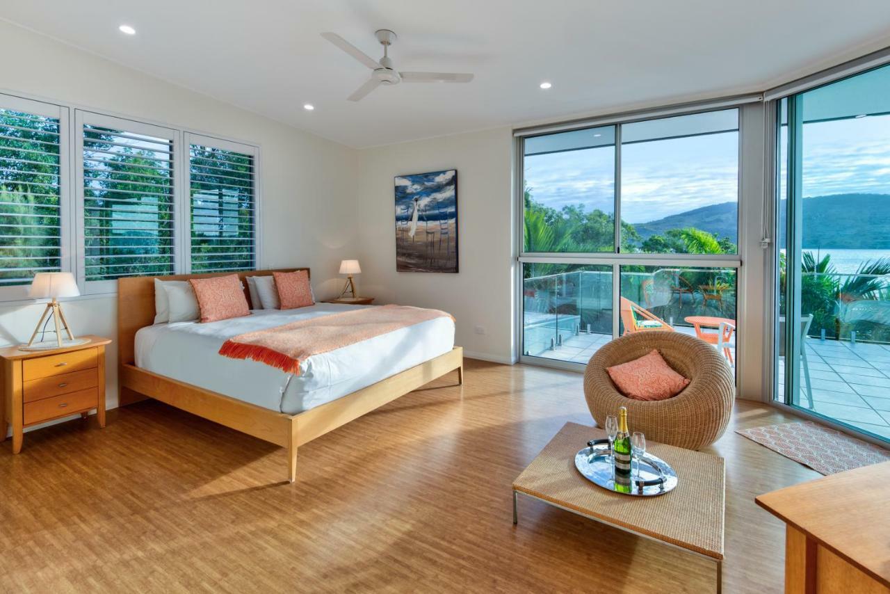 Pavillions Penthouse 25 - Luxury Waterfront Apartment With Private Roof Top Pool And Buggy 汉密尔顿岛 外观 照片