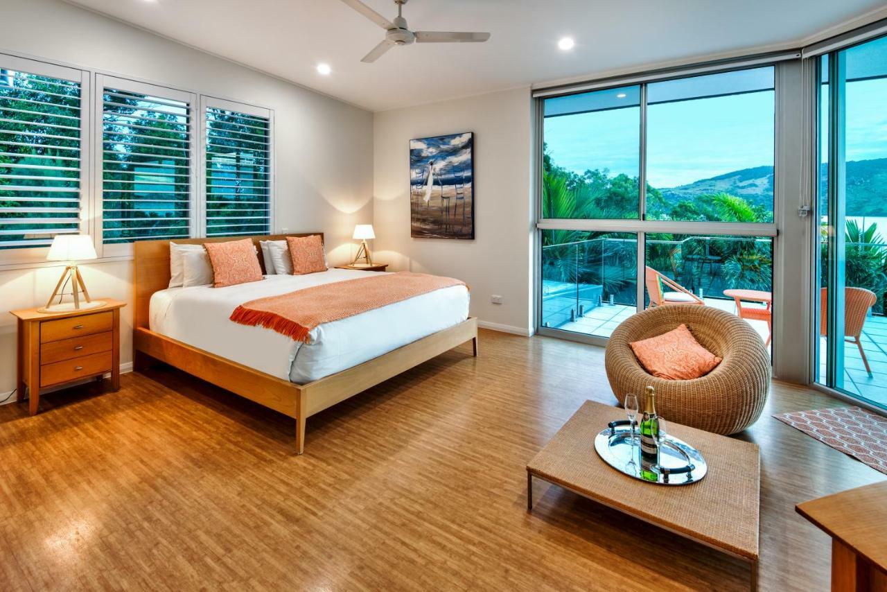 Pavillions Penthouse 25 - Luxury Waterfront Apartment With Private Roof Top Pool And Buggy 汉密尔顿岛 外观 照片
